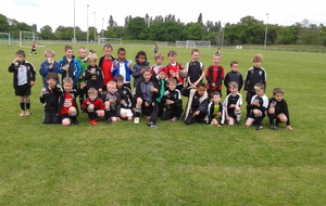 Photo de groupe des 30 enfants qui représentaient le FC Aubinois au rassemblement du secteur )